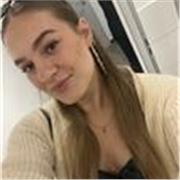 Deutsch und Biostudentin erteilt Unterricht dür alle Altersklassen