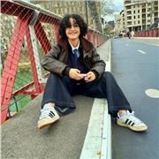 Étudiante en licence de mathématiques, je serai ravie de pouvoir apporter mon aide dans le domaine scientifique