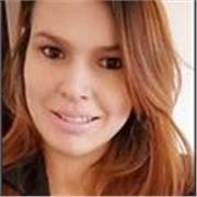 Professora com cursos graduada e com vasta experiência em meditação, yoga e pilates