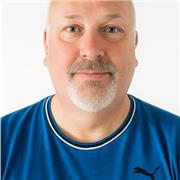 Calm, approachable coach supporting students facing stress, low confidence or transition, helping them build resilience & clarity.