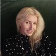 Ho percorso da sola il cammino dell’apprendimento come straniera, ho completato la scuola italiana e sono pronta a condividere le