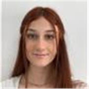 Soy Alba, tengo 21 años y enseñó inglés a niños desde hace 2 años 