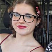 Estudiante nativa del español con más de 2 años de experiencia en enseñanza de idiomas