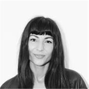 Profesora titulada en Comunicación Audiovisual y Artes Escénicas, con amplios conocimientos en historia de arte y artes plásticas.