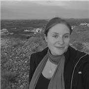 Ich biete Privatunterricht, der auf die individuellen Bedürfnisse der Schüler*innen angepasst ist.