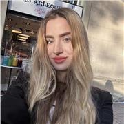Prof de lettres et de la sociolinguistique, ex-traductrice ministérielle, experte DELF/DALF propose des cours du FLE en ligne