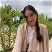 Profesora de música imparte clases de piano, lenguaje musical…