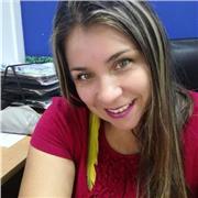 Profesora de Matemáticas y Física, imparte clases en todos los niveles