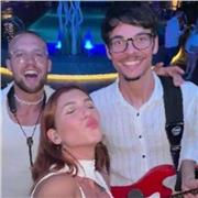 Laureato in chitarra Jazz impartisce lezioni a Cuneo di Chitarra elettrica/acustica, Sax contralto/tenore e Basso elettrico.