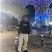 Profesir de apoyo para niños recién graduado de Bachillerato