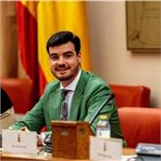 Jurista e investigador; formo a universitarios, profesionales e investigadores.