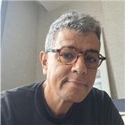 Nativo, professor experimentado, dá aula de conversa em francés