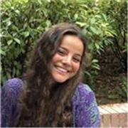 Profesora de inglés imparte clases particulares a niños de primaria y secundaria