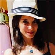 Laureata in Lingue Straniere per la Comunicazione Internazionale, specializzata in Traduzione e Interpretariato, con esperienza de