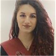 Estudiante con ESO y Bachiller de Artes aprobadas con buena nota, además he trabajado previamente cuidando niños.