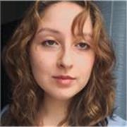 Studentessa con doppia cittadinanza, impartisco lezioni di italiano, conversazione e aiuto compiti. Conoscenza perfetta della lingua italiana