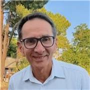 Autodidacte, pédagogue, bac+5, enseignement sur mesure et motivation