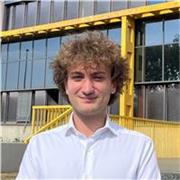 Ragazzo laureato in Ingegneria Meccanica e appassionato di didattica impartisce lezioni sia online che in presenza.