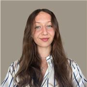 I give private online lessons, one-on-one and tailored to your specific needs. I'm here to help!