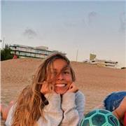 Instructora de Yoga formada en Hatha, Vinyasa y Ashtanga