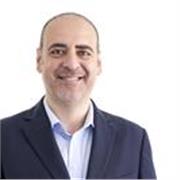 Experienced bilingual tutor helping Arabic speakers confidently learn English for work, study, or daily life.