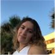Soy una chica joven con muchas ganas de enseñar inglés a adultos o pequeños, y cualquier asignatura relacionada con las ciencias (matemáticas, biología, ciencias ambientales…) ya que actualmente estudio Ciencias Ambientales en la Universidad de Málaga.
