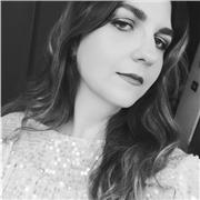 Laureata in Storia dell'arte impartisce ripetizioni in letteratura italiana, storia, storia dell'arte e altre materie umanistiche