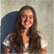 Graduada de Estudios Internacionales, con gran pasión por los idiomas. 