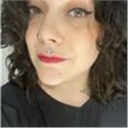 Profesora de inglés nativa y francés, especializada en programas internacionales