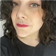 Profesora de inglés nativa y francés, especializada en programas internacionales