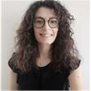 Studentessa universitaria si rende disponibile per aiuto compiti per studenti di elementari, medie e superiori