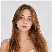 Soy una estudiante apta para dar clases de inglés, estudio filología inglesa y Bellas artes y tengo el certificado C2 de inglés.