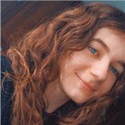 Studentessa universitaria impartisce lezioni private e ripetizioni di inglese e francese a studenti di elementari, medie e superiori