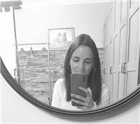 Profesora de educación infantil y primaria imparte clases desde los tres años hasta los veint años