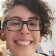 Fumettista e insegnante impartisce lezioni di disegno per bambini, ragazzi e adulti