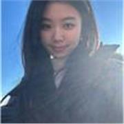 Ma langue maternelle est le chinois, et je suis diplômé de l'Université Normale de Chine du Centre. 