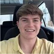 Profesor de inglés con nivel C1 y experiencia viviendo un año en Irlanda como estudiante. 