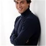 Mi español es nativo, ya que he nacido y vivo en Barcelona y puedo adaptarme a cualquier edad.