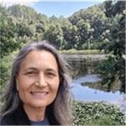 Profesora de ingles para enseñar a adolescentes y jovenes