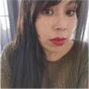 Profesora titulada con más de cinco años de experiencia. 