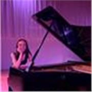 Profesora de piano imparte clases en Logroño online y presencial.