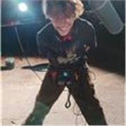 Student po programie dyplomowym International Baccalaureate. Rozszerzałem też fizykę i muzykę. Potrafię grać na pianinie, i trąbce