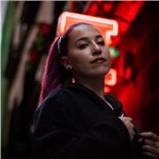 Soy una apasionada de la fotografía dispuesta a ayudar y enseñar a gente interesada en este sector.