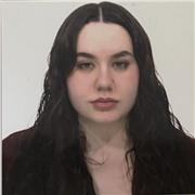 Chica de 17 años que está estudiando 2 de bachillerato.