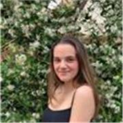 Profesora de inglés y francés apta para todas las edades. 