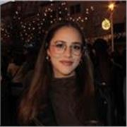 Profesora de apoyo para historia, historia del arte, lengua, literatura y filosofía. En 3º de grado en Humanidades y Patrimonio