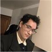 Ofrezco clases de español para extranjeros que quieran mejorar su nivel de forma práctica y natural, enfocándonos en conversación