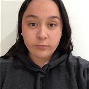 Niñera que ayuda a estudiar