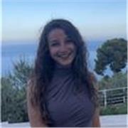 Studentessa di medicina diplomata al liceo scientifico potenziato in matematica con certificazione livello C2 Cambridge