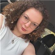 Engagierte Nachhilfelehrerin bevorzugt online